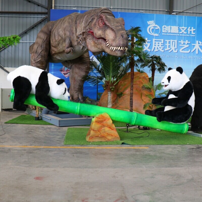 熊猫跷跷板仿真造型